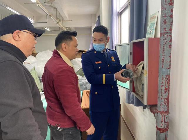 严守复工复产“安全关”!广东多地消防走进工厂企业查隐患